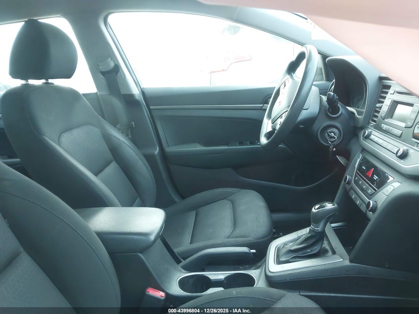VIN KMHD74LF2JU593919 2018 HYUNDAI ELANTRA SE
