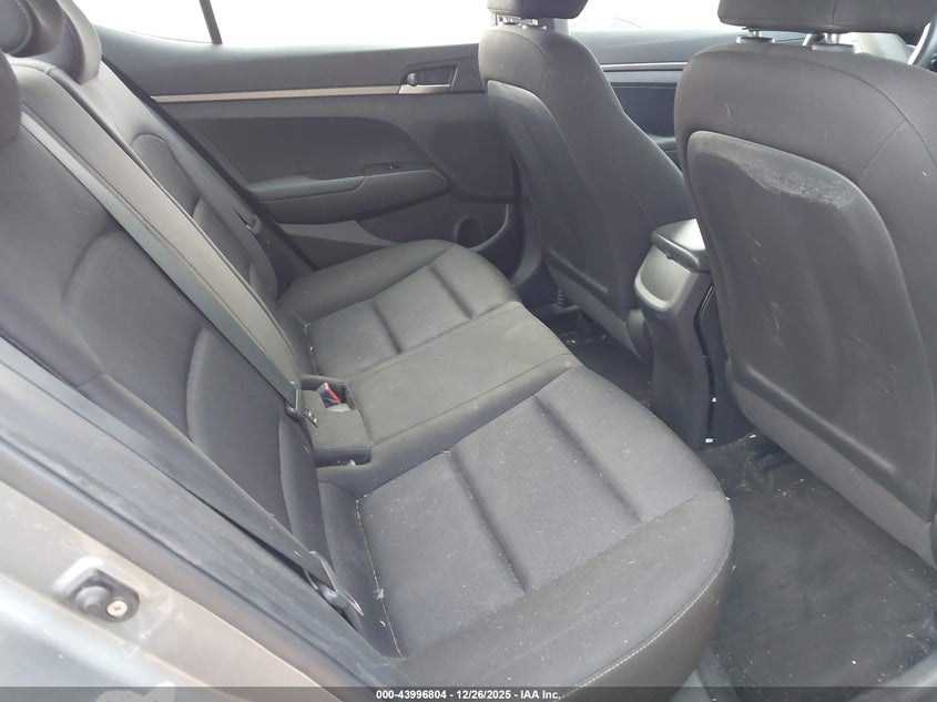VIN KMHD74LF2JU593919 2018 HYUNDAI ELANTRA SE