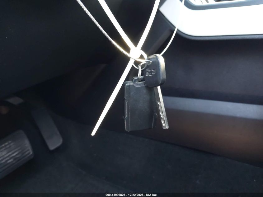 2017 Chevrolet Silverado 1500 2Lt VIN: 3GCUKREC0HG233239 Lot: 43996825