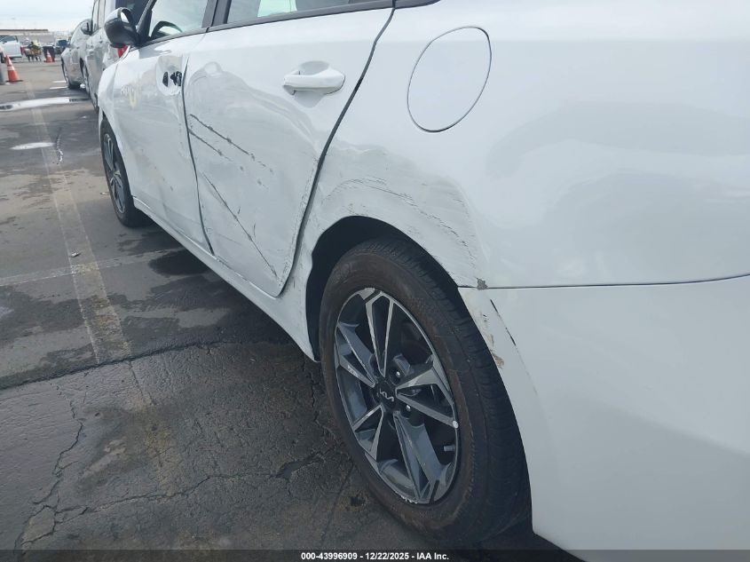 2024 Kia Forte Lxs VIN: 3KPF24AD0RE786254 Lot: 43996909