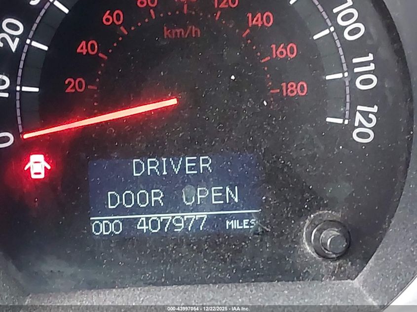 2010 Toyota Tundra Limited 5.7L V8 VIN: 5TFBW5F11AX125067 Lot: 43997054