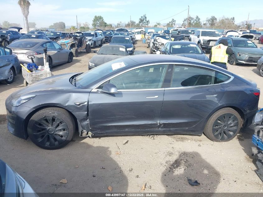 2018 Tesla Model 3 Long Range/Mid Range VIN: 5YJ3E1EA4JF006893 Lot: 43997147