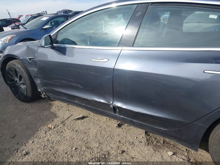 2018 Tesla Model 3 Long Range/Mid Range VIN: 5YJ3E1EA4JF006893 Lot: 43997147