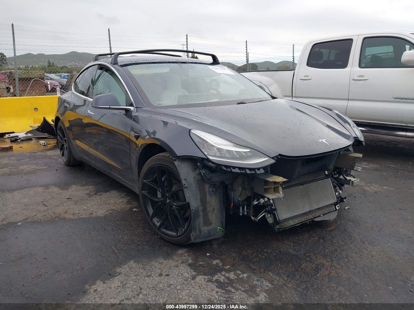 5YJ3E1EB4KF213701 2019 Tesla Model 3 Long Range/Performance auction photo 1