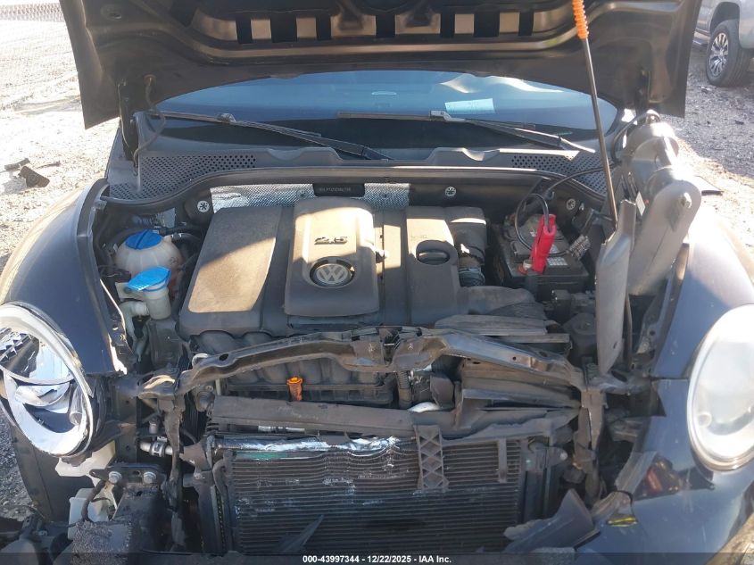 2012 Volkswagen Beetle 2.5L VIN: 3VWJP7ATXCM641155 Lot: 43997344