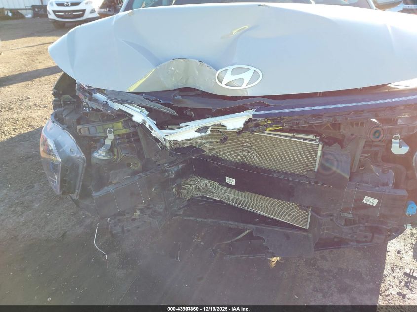 2024 Hyundai Kona Sel VIN: KM8HBCAB8RU121231 Lot: 43997360