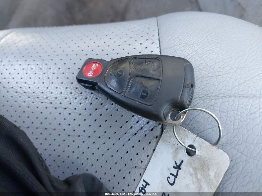 2001 Mercedes-Benz Clk 430 VIN: WDBLK70G81T082555 Lot: 43997422