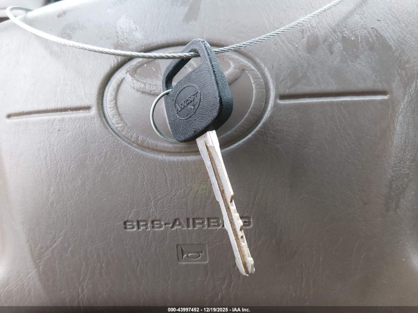 2000 Toyota Corolla Ce VIN: 1NXBR12E2YZ365731 Lot: 43997452