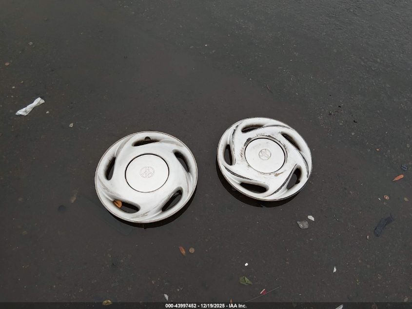 2000 Toyota Corolla Ce VIN: 1NXBR12E2YZ365731 Lot: 43997452