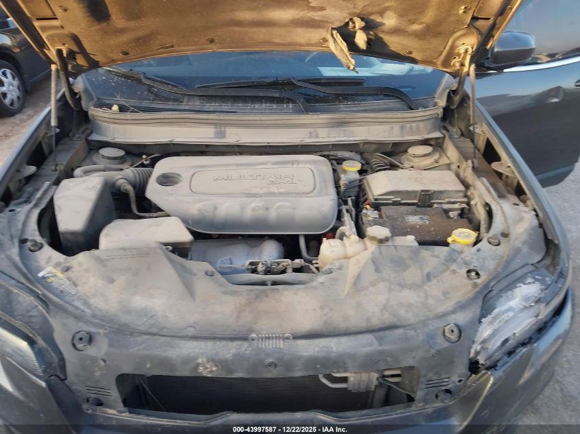 2019 Jeep Cherokee Latitude Plus Fwd VIN: 1C4PJLLB5KD332330 Lot: 43997587