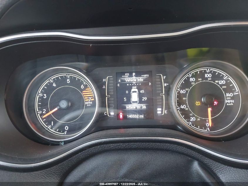 2019 Jeep Cherokee Latitude Plus Fwd VIN: 1C4PJLLB5KD332330 Lot: 43997587