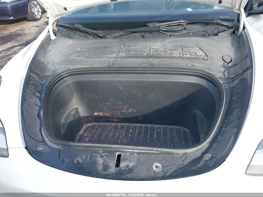 2022 Tesla Model Y Long Range Dual Motor All-Wheel Drive VIN: 7SAYGDEE6NF480132 Lot: 43997720