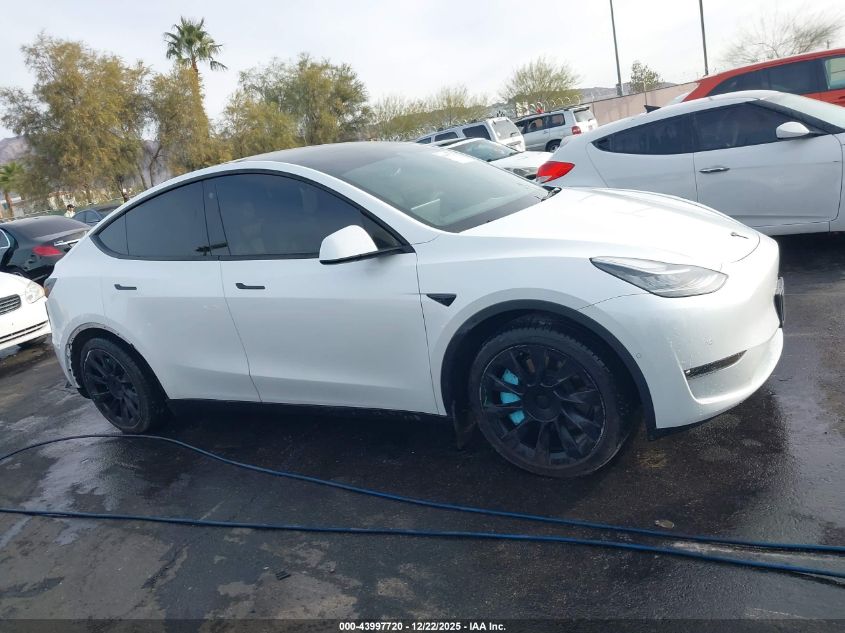 2022 Tesla Model Y Long Range Dual Motor All-Wheel Drive VIN: 7SAYGDEE6NF480132 Lot: 43997720
