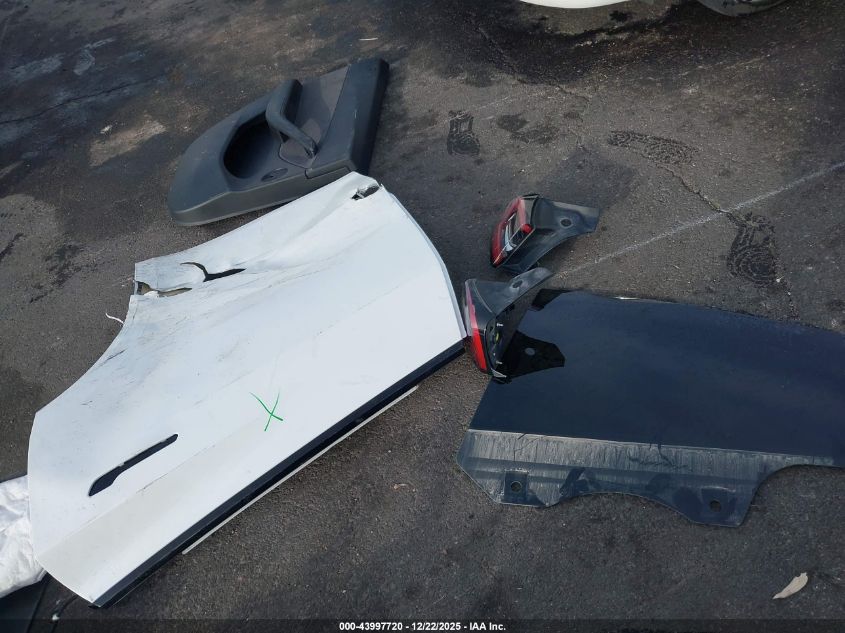 2022 Tesla Model Y Long Range Dual Motor All-Wheel Drive VIN: 7SAYGDEE6NF480132 Lot: 43997720