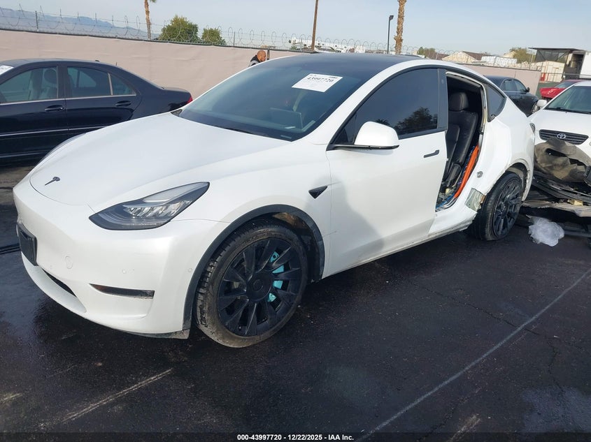 2022 Tesla Model Y Long Range Dual Motor All-Wheel Drive
