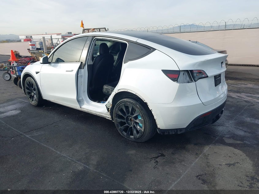 2022 Tesla Model Y Long Range Dual Motor All-Wheel Drive