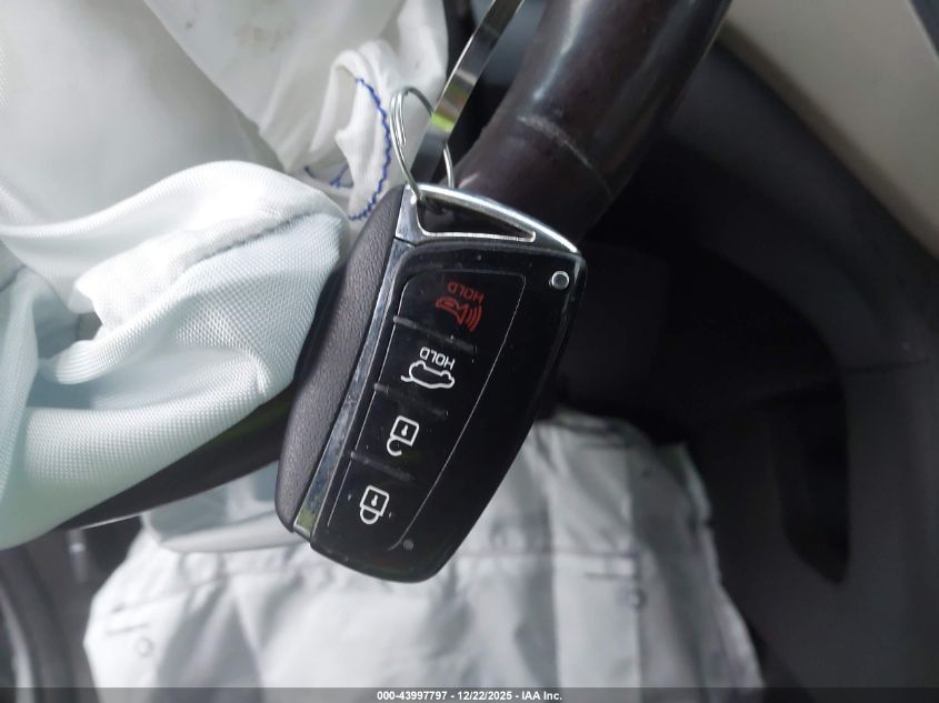 2016 Hyundai Santa Fe Se VIN: KM8SRDHF4GU133826 Lot: 43997797