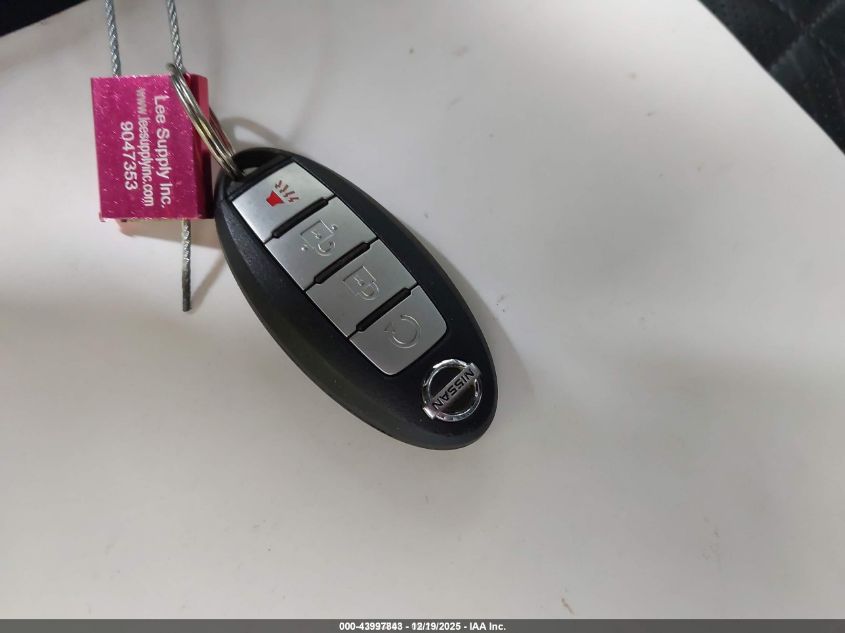 2017 Nissan Titan Xd Platinum Reserve Diesel VIN: 1N6BA1F43HN522302 Lot: 43997843