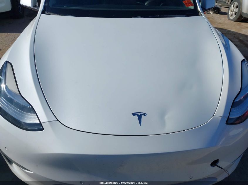 2022 Tesla Model Y Long Range Dual Motor All-Wheel Drive VIN: 7SAYGDEE5NF386632 Lot: 43998022