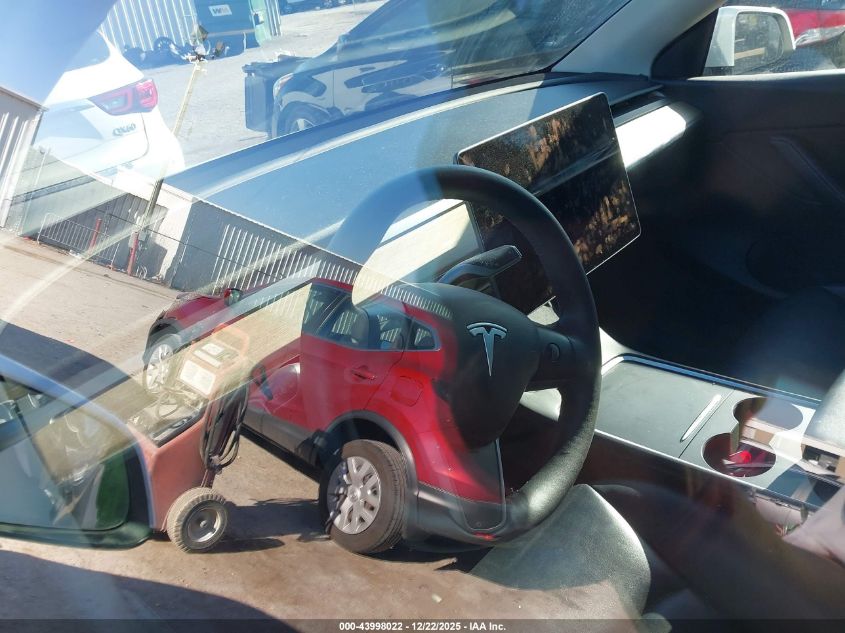 2022 Tesla Model Y Long Range Dual Motor All-Wheel Drive VIN: 7SAYGDEE5NF386632 Lot: 43998022