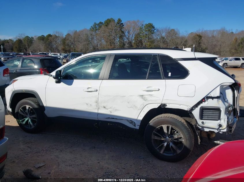 2025 Toyota Rav4 Xle VIN: 2T3W1RFV3SC318371 Lot: 43998174