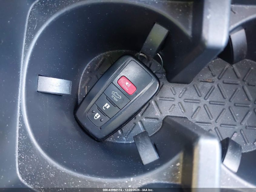 2025 Toyota Rav4 Xle VIN: 2T3W1RFV3SC318371 Lot: 43998174