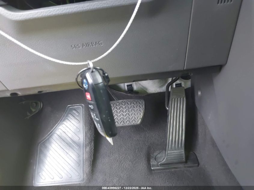 2024 Toyota Sienna Xle VIN: 5TDYRKECXRS193534 Lot: 43998227