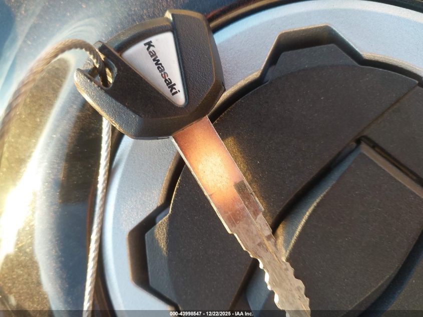 2022 Kawasaki Zr900 VIN: JKAZR2F19NA035222 Lot: 43998547