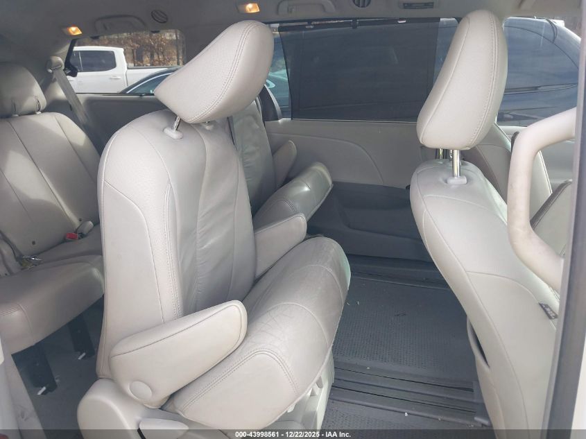 2011 Toyota Sienna Xle V6 VIN: 5TDYK3DCXBS091071 Lot: 43998561