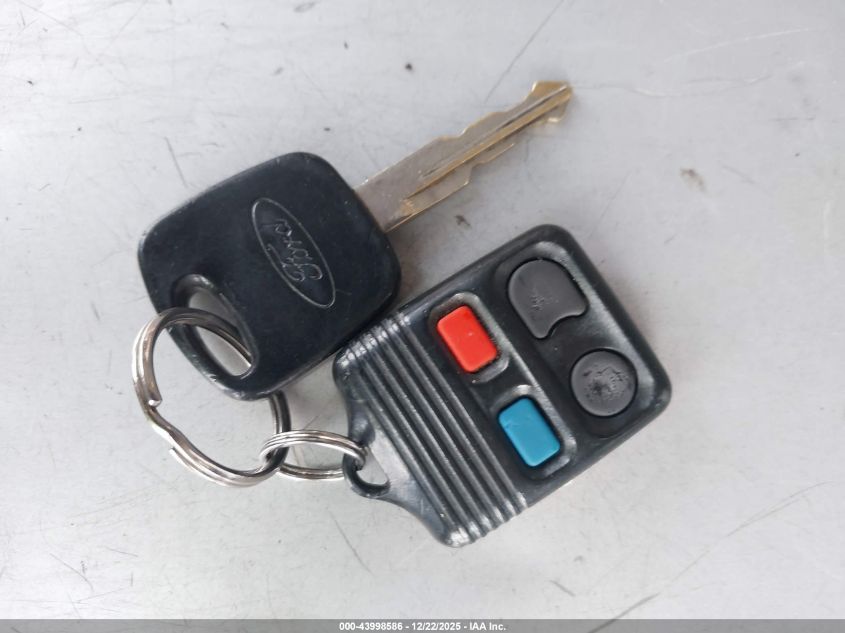 2000 Ford Mustang VIN: 1FAFP4041YF234193 Lot: 43998586