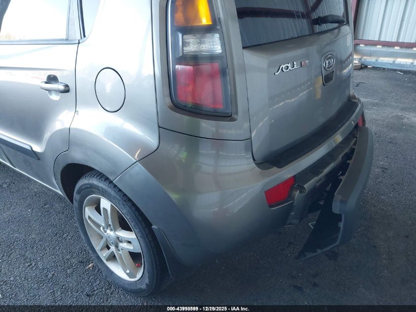 2011 Kia Soul !/+/Sport VIN: KNDJT2A24B7342584 Lot: 43998599