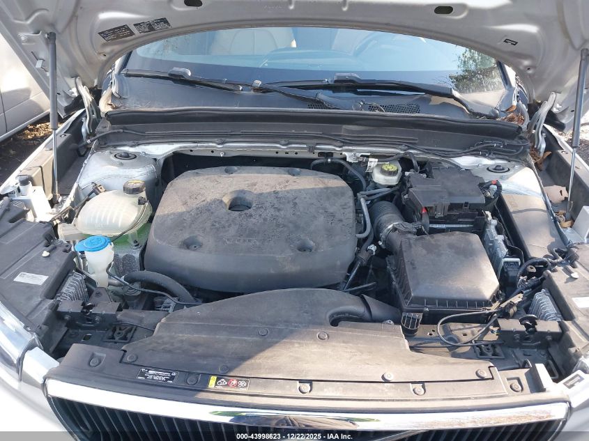 2019 Volvo Xc40 T5 Momentum/T5 R-Design VIN: YV4162XZ2K2007667 Lot: 43998623