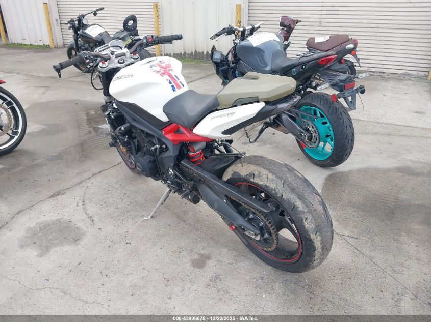 2013 Triumph Motorcycle Street Triple R VIN: SMTL03NE8DT575729 Lot: 43998678