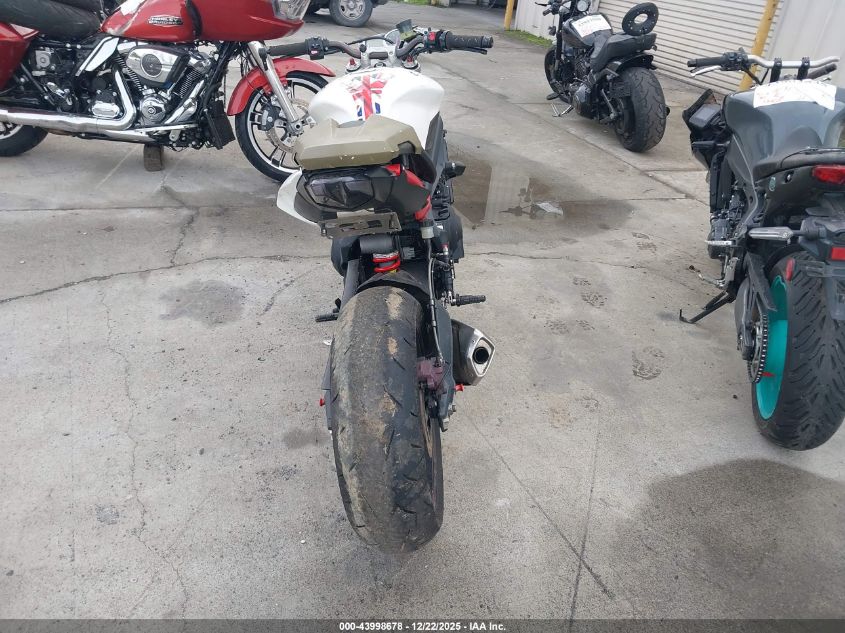 2013 Triumph Motorcycle Street Triple R VIN: SMTL03NE8DT575729 Lot: 43998678