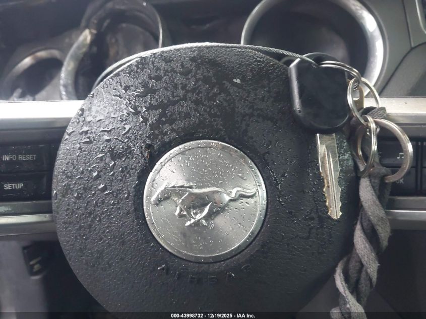 2014 Ford Mustang V6 VIN: 1ZVBP8AM3E5270576 Lot: 43998732