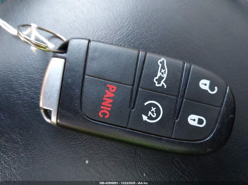 2017 Chrysler 300 300S Awd VIN: 2C3CCAGG6HH553115 Lot: 43998891