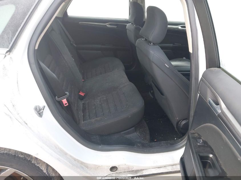 2017 Ford Fusion S VIN: 3FA6P0G71HR395056 Lot: 43998916