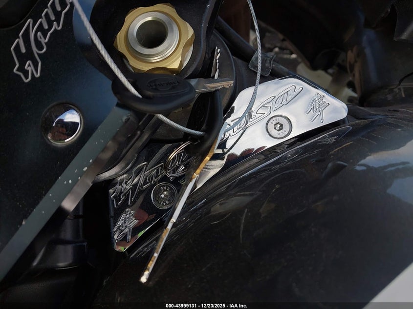 2012 Suzuki Gsx1300 R VIN: JS1GX72A2C2102282 Lot: 43999131