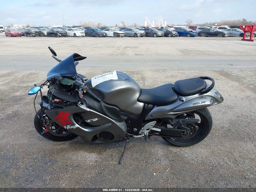 2012 Suzuki Gsx1300 R VIN: JS1GX72A2C2102282 Lot: 43999131