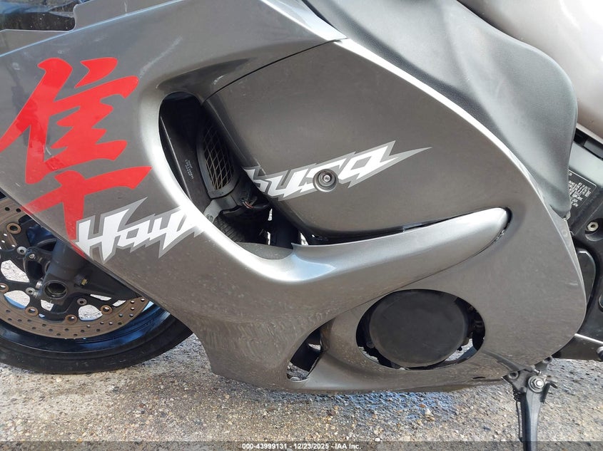 2012 Suzuki Gsx1300 R VIN: JS1GX72A2C2102282 Lot: 43999131