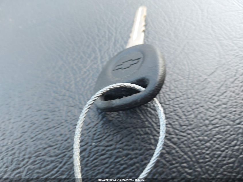 2002 Chevrolet Silverado 1500 VIN: 1GCEC14W62Z188085 Lot: 43999224