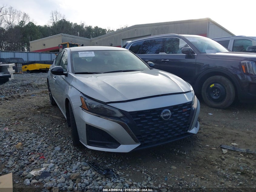 2023 Nissan Altima Sr Fwd