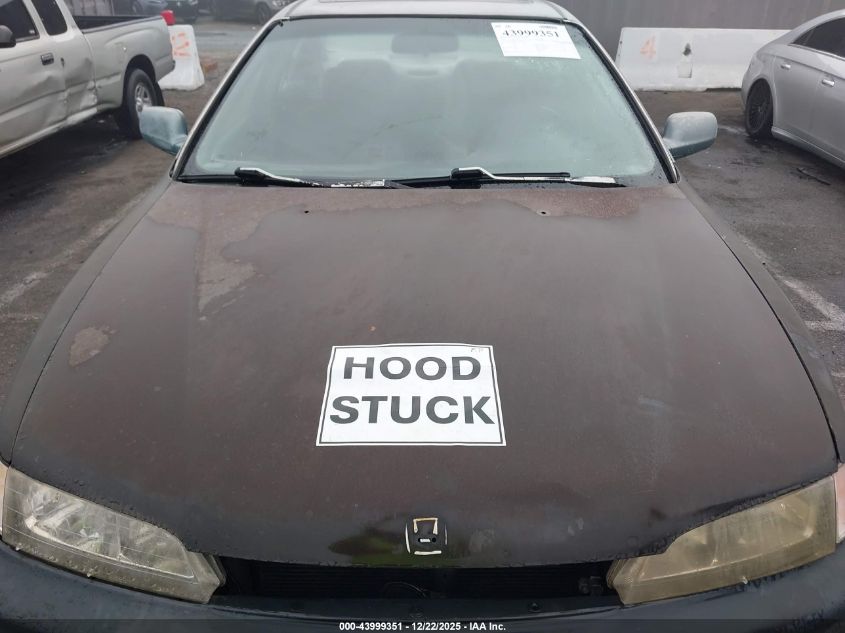 1995 Honda Accord Ex VIN: 1HGCD5655SA155532 Lot: 43999351