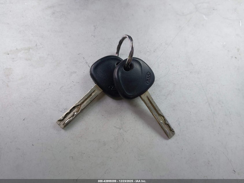 VIN KNADM4A3XH6038587 2017 KIA RIO LX