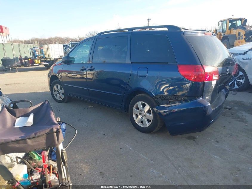 2005 Toyota Sienna Le