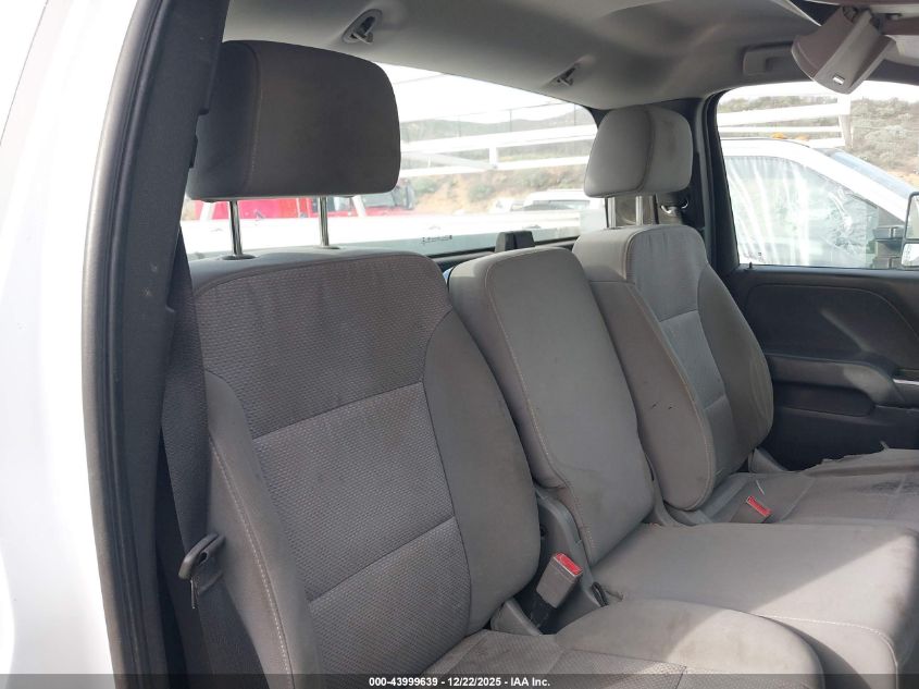 2019 Chevrolet Silverado 3500Hd Chassis Wt VIN: 1GB3CVCG2KF107825 Lot: 43999639