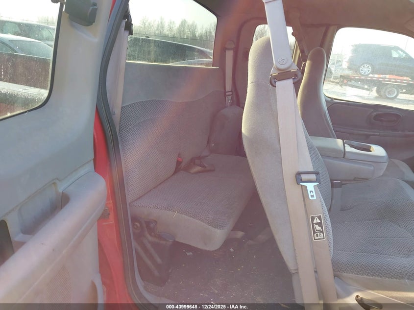 2000 Ford F-150 Lariat/Work Series/Xl/Xlt VIN: 1FTRX18L0YNB25392 Lot: 43999648