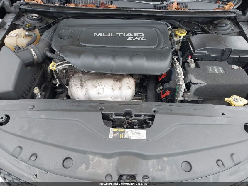 2015 Chrysler 200 Limited VIN: 1C3CCCABXFN704468 Lot: 43999761