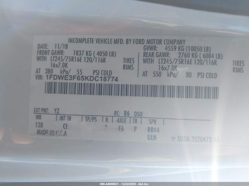 2019 Ford E-350 Cutaway VIN: 1FDWE3F65KDC18774 Lot: 44000021