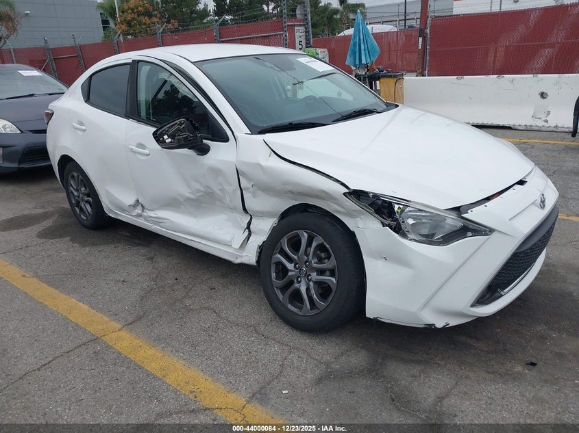 3MYDLBYV8KY502060 2019 Toyota Yaris Le auction photo 1